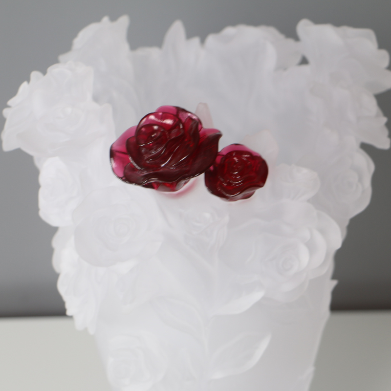 Homeware Life Handmade Crystal Flower-Theme Vase – White Carved Liuli / Crystal Art Glass Centerpiece