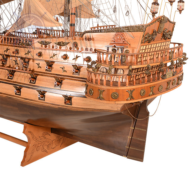 Homeware Life San Felipe Handcrafted Wooden Model Ship – Luxury Nautical Home Decor with Cedar Display Stand